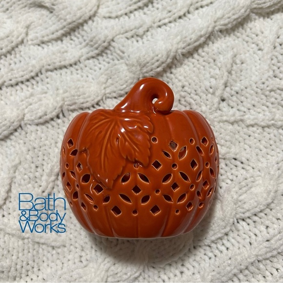 Bath and Body  Works Orange Pumpkin Holder - Picture 1 of 4